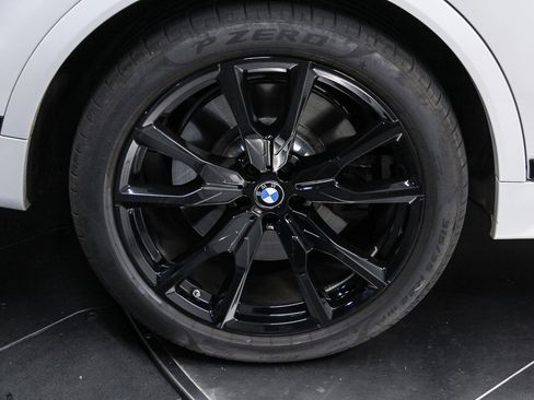 Used 2026 BMW X7 M60i AWD/4WD image 8