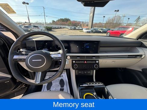 Used 2025 Hyundai Tucson Limited image 12