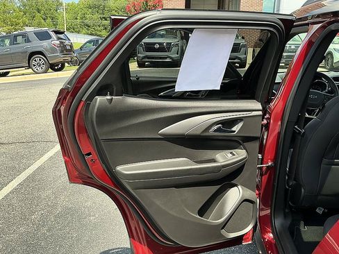 Used 2023 Chevrolet TrailBlazer RS w/ Sun and Liftgate Package FWD image 25