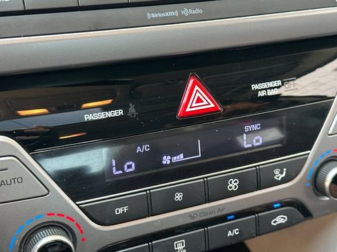 Used 2018 Hyundai Elantra Value Edition FWD image 16