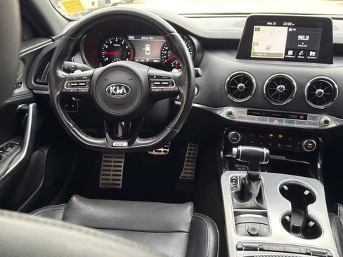 Used 2020 Kia Stinger GT1 image 30