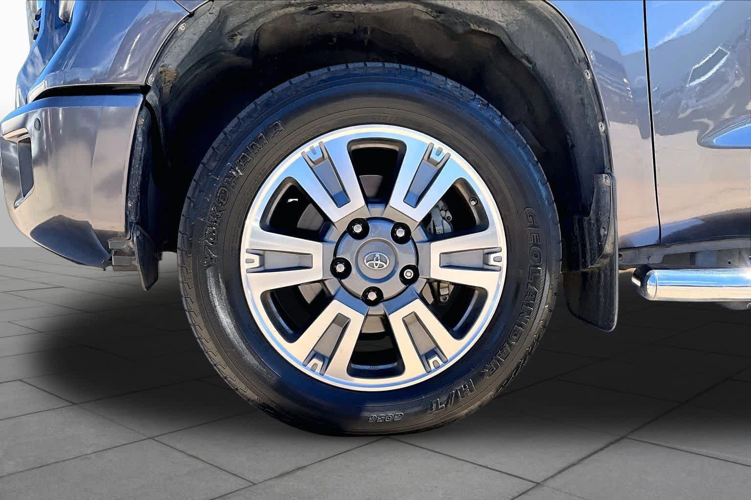 Used 2019 Toyota Tundra Platinum AWD/4WD image 11