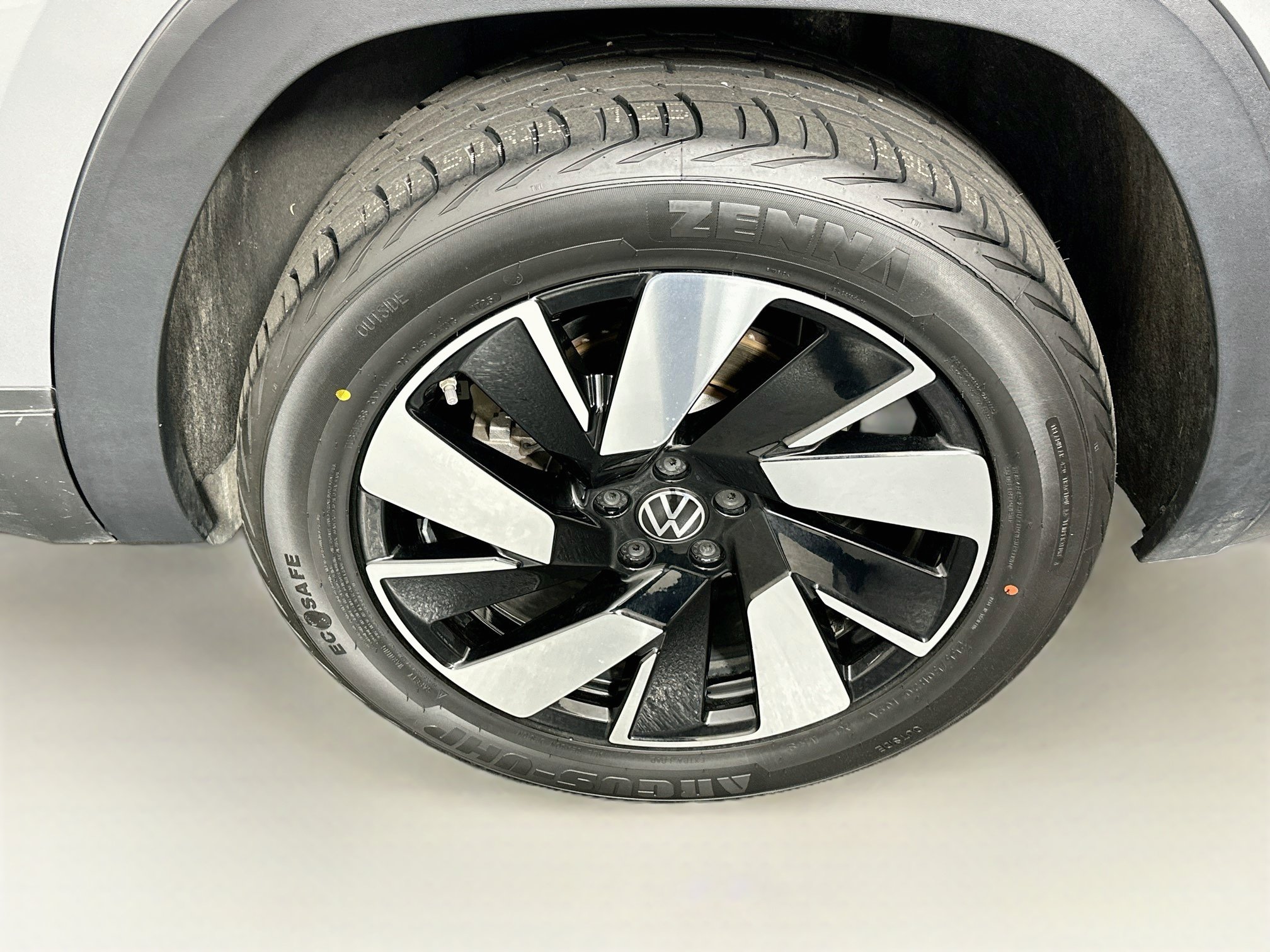 Used 2026 Volkswagen Atlas Cross Sport SE FWD image 11