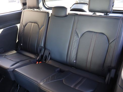 Used 2024 Ford Expedition Platinum image 36
