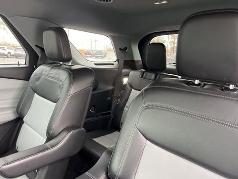 Used 2023 Ford Explorer XLT w/ Equipment Group 202A image 20