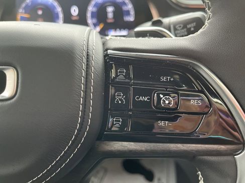 Used 2025 Jeep Grand Cherokee L Overland w/ MOPAR Finishing Package image 31