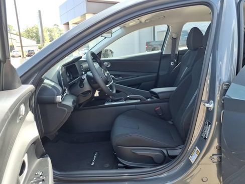New 2026 Hyundai Elantra SE FWD image 15