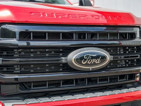 Certified 2022 Ford F250 Lariat w/ Black Appearance Package AWD/4WD image 10