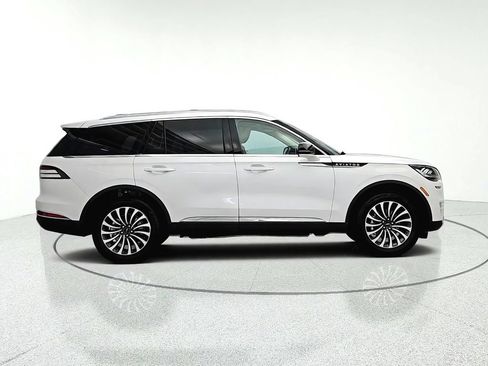 Used 2023 Lincoln Aviator AWD w/ Premium Package image 7