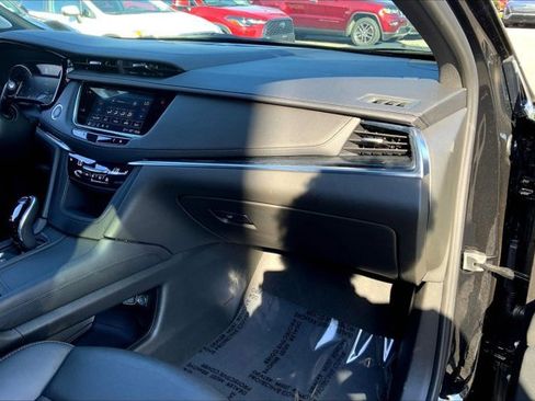 Used 2025 Cadillac XT5 Premium Luxury image 16