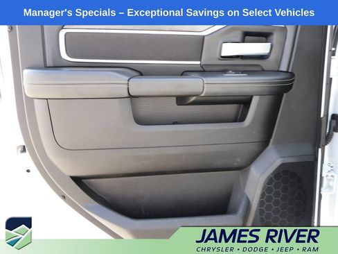 Used 2024 RAM 3500 Big Horn AWD/4WD image 16