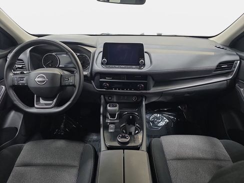 Used 2025 Nissan Rogue SV image 10