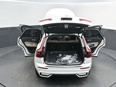 New 2026 Volvo XC60 B5 Plus w/ Protection Package Premier AWD/4WD image 40
