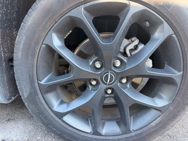 Used 2025 Chrysler Pacifica Limited FWD image 11