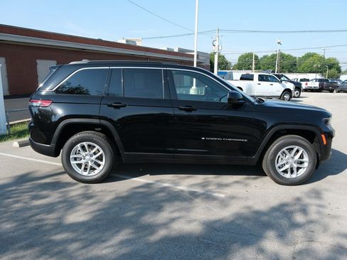 New 2025 Jeep Grand Cherokee Laredo w/ Luxury Tech Group I AWD/4WD image 2