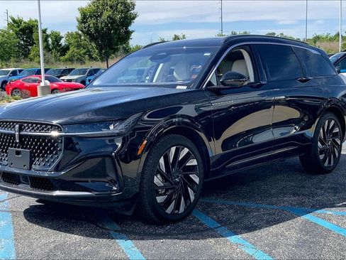 Used 2024 Lincoln Nautilus Black Label w/ Jet Appearance Package (87T) AWD/4WD image 5