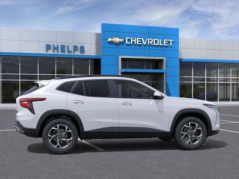 New 2026 Chevrolet Trax LT w/ LT Convenience Package FWD image 5
