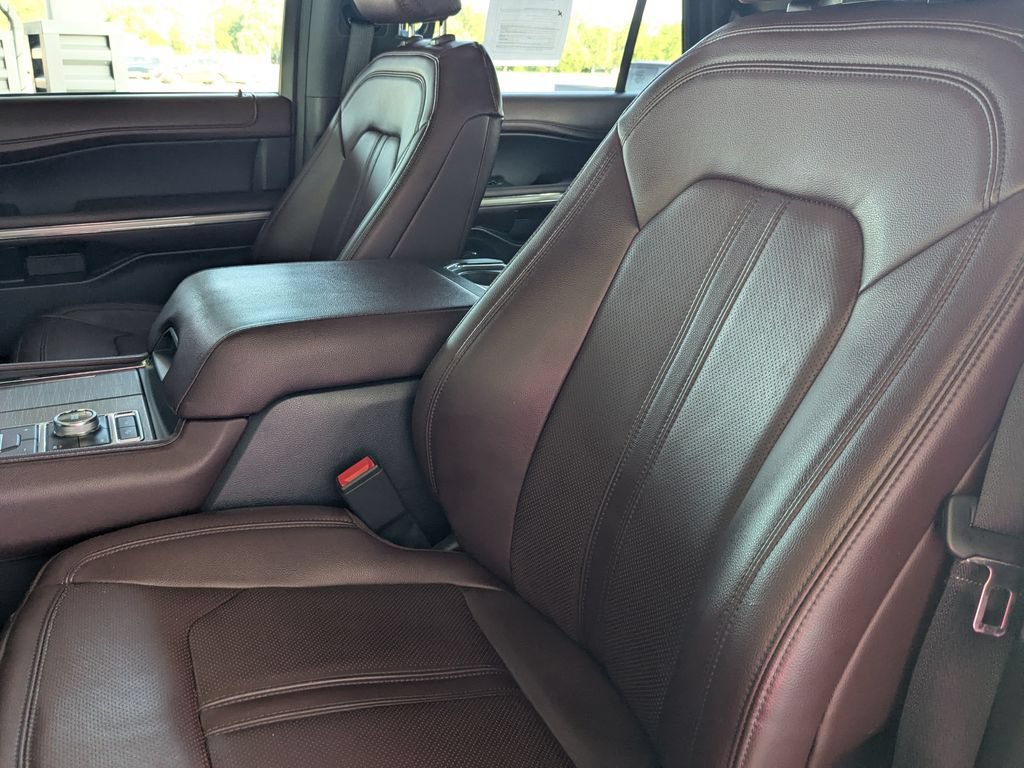 Used 2023 Ford Expedition Limited AWD/4WD image 6