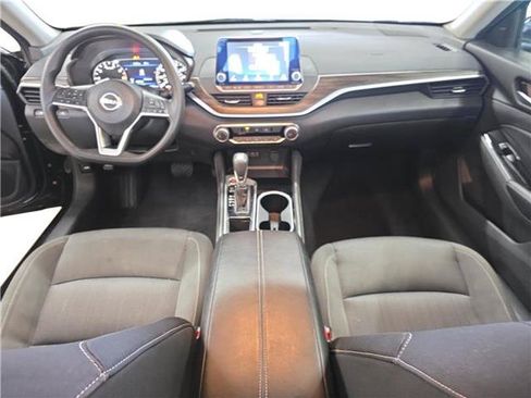 Used 2023 Nissan Altima 2.5 SV FWD image 9