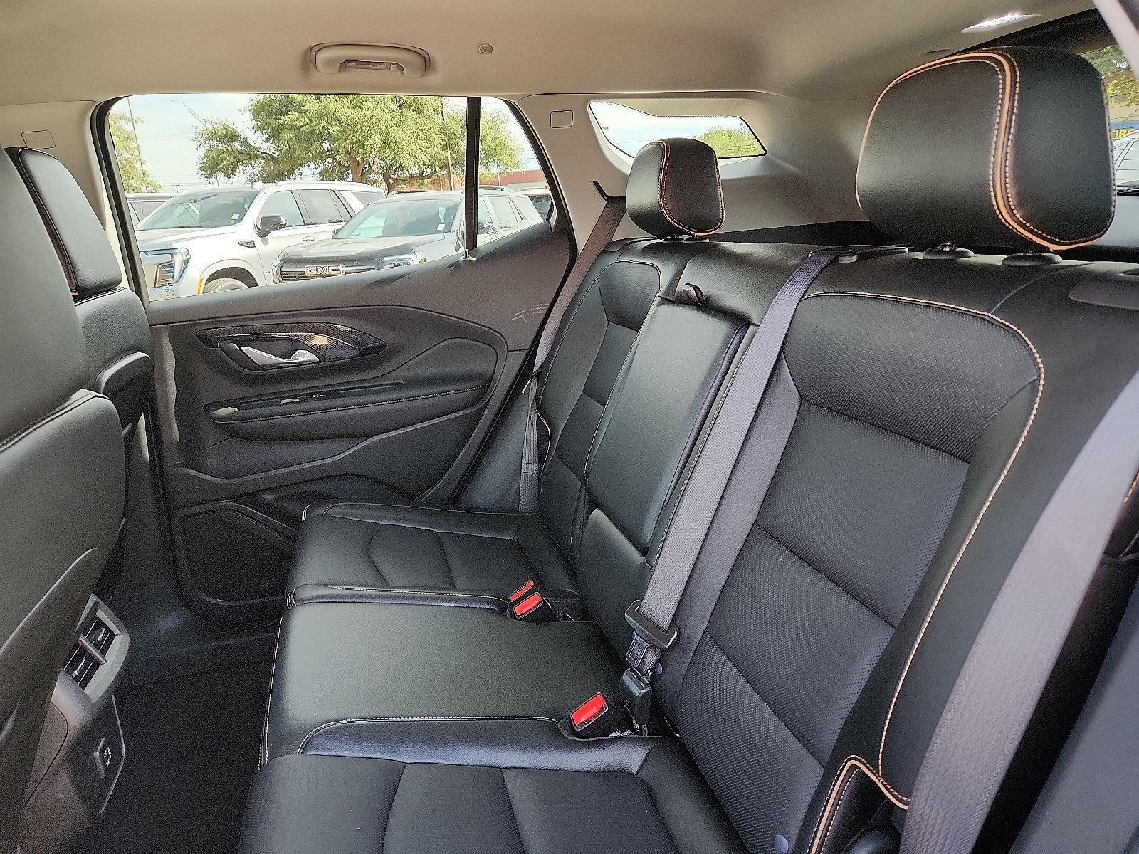 Used 2024 GMC Terrain AT4 AWD/4WD image 12