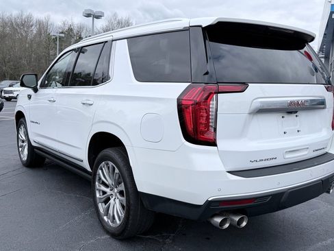 Used 2022 GMC Yukon Denali w/ Denali Premium Package image 6