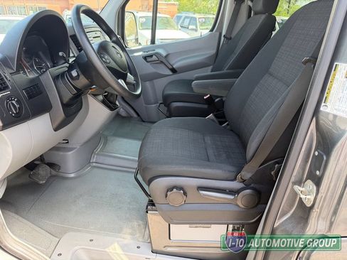 Used 2015 Mercedes-Benz Sprinter 2500 image 14