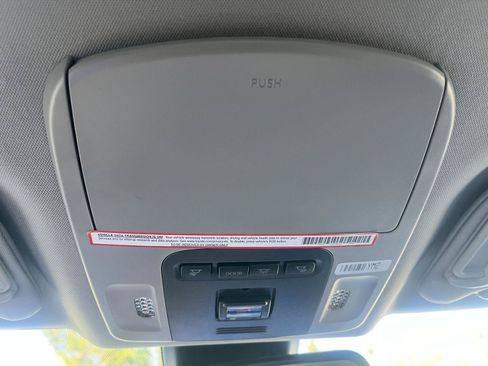 Used 2022 Toyota Camry XSE FWD image 39