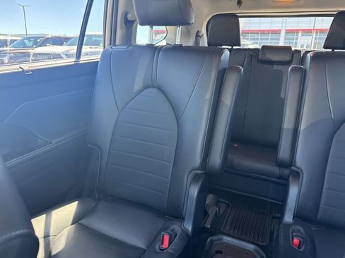 Used 2023 Toyota Highlander XLE AWD/4WD image 14
