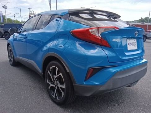 Used 2019 Toyota C-HR XLE FWD image 5