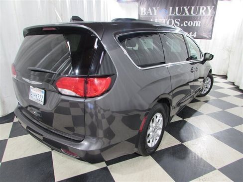 Used 2021 Chrysler Voyager Lxi image 44