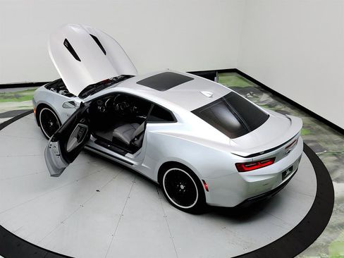 Used 2016 Chevrolet Camaro SS image 37