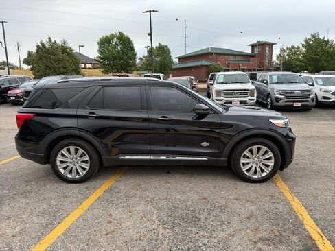 Used 2023 Ford Explorer King Ranch w/ Technology Package RWD image 4