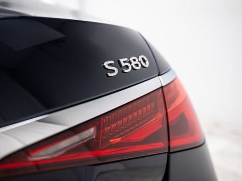 Used 2025 Mercedes-Benz Maybach S 580 4MATIC image 58