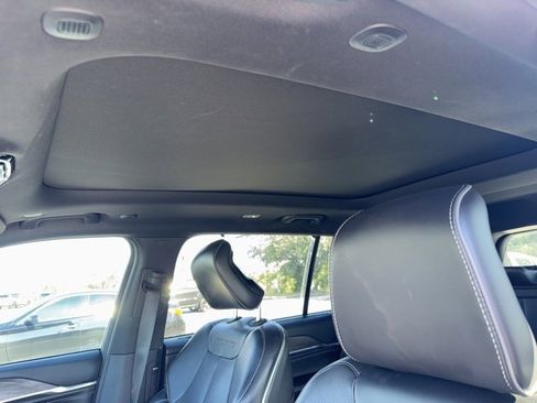 Used 2021 Jeep Grand Cherokee L Overland w/ Luxury Tech Group IV image 12