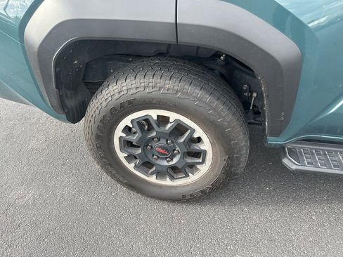 Used 2025 Toyota 4Runner TRD Off-Road Premium image 13