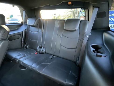 Used 2016 Cadillac Escalade Platinum image 10