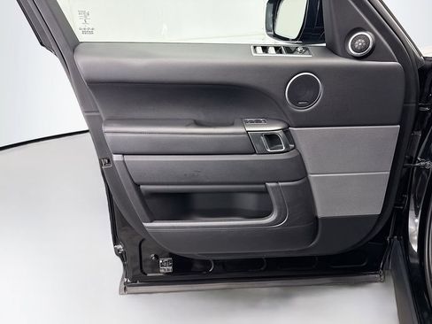 Used 2020 Land Rover Range Rover Sport SE image 23