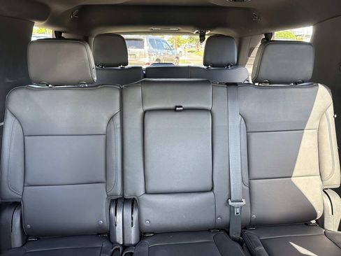 Used 2023 Chevrolet Tahoe Z71 w/ Z71 Off-Road Package AWD/4WD image 9
