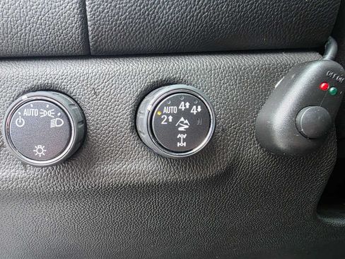 Used 2022 Chevrolet Colorado ZR2 AWD/4WD image 23