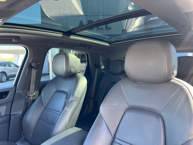 Used 2020 Porsche Cayenne AWD/4WD image 14