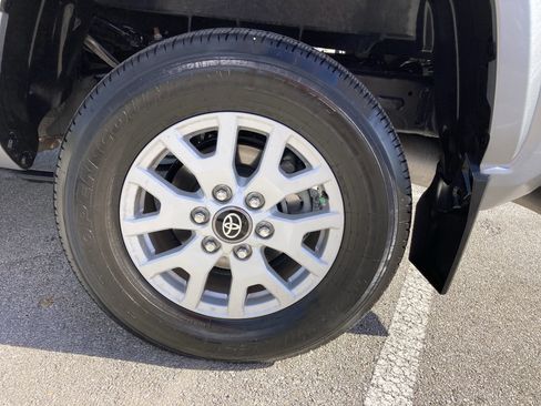 Certified 2024 Toyota Tacoma SR5 image 19