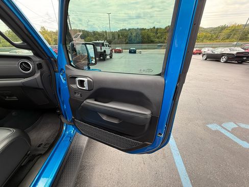 Used 2022 Jeep Wrangler Unlimited Sahara w/ Cold Weather Group image 45