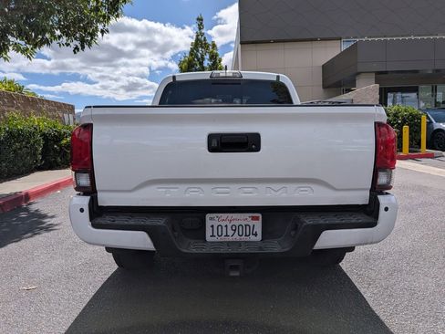 Used 2019 Toyota Tacoma TRD Off-Road w/ Technology Package RWD image 8
