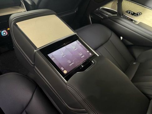 New 2025 Land Rover Range Rover SV image 29