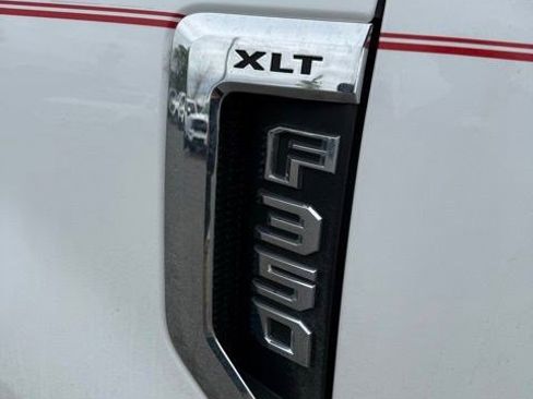 Used 2021 Ford F350 XLT w/ XLT Premium Package AWD/4WD image 10