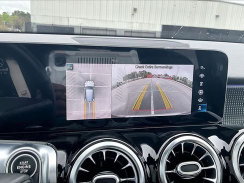 Certified 2021 Mercedes-Benz GLB 250 image 28