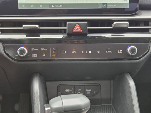 New 2026 Kia Sportage SX FWD image 16