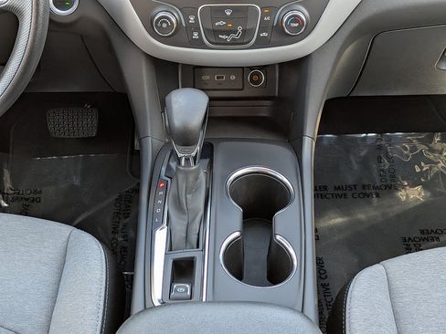 Certified 2024 Chevrolet Equinox LS w/ LS Convenience Package FWD image 18