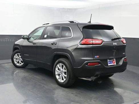 Used 2018 Jeep Cherokee Latitude Plus image 18