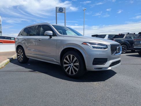 Used 2023 Volvo XC90 B6 Core AWD/4WD image 3